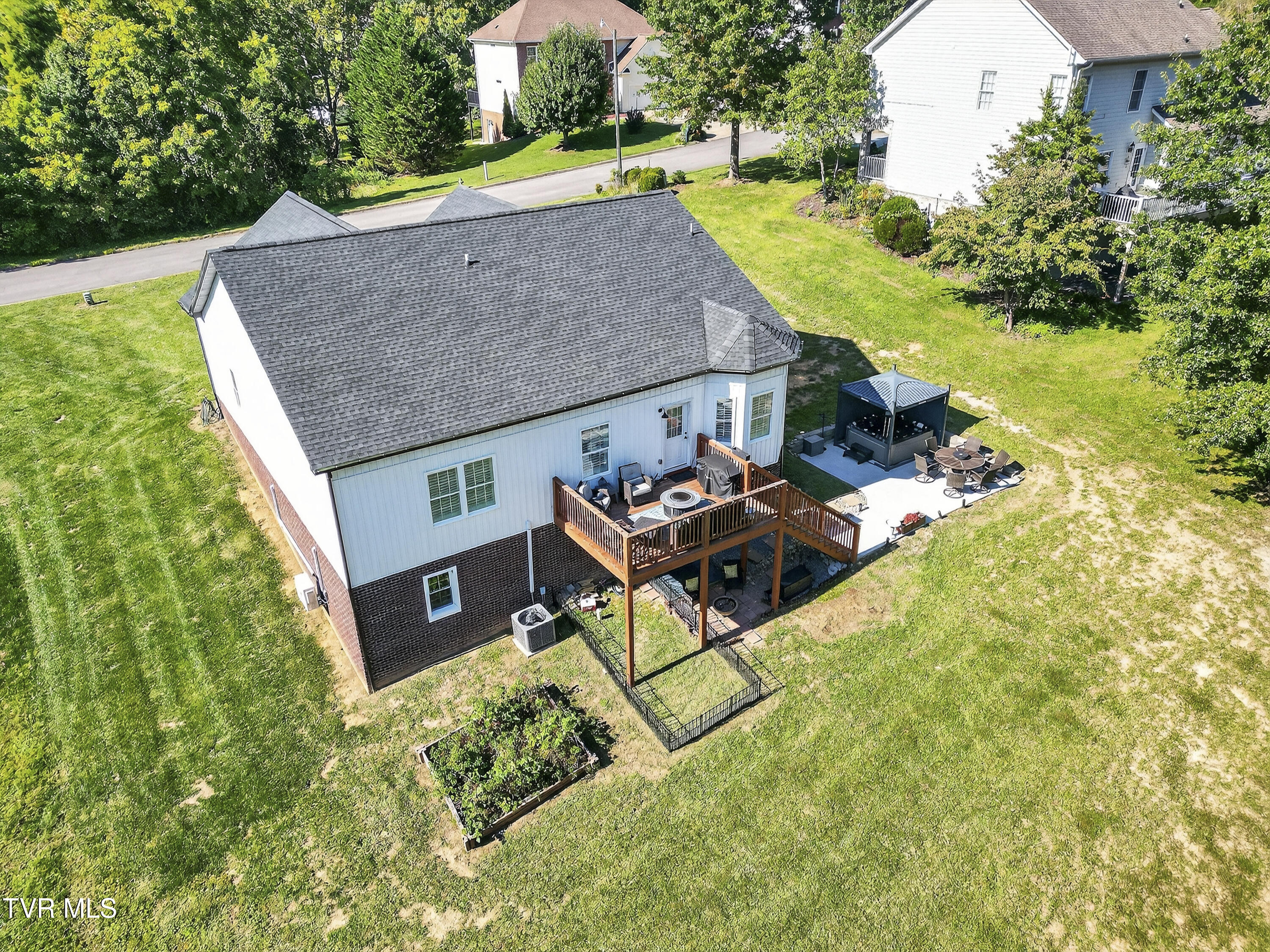 141 Queensgate Bristol, TN 37620 - Photo 50 of 55 141-Queensgate-Bristol-TN Matt-Smith-Rea