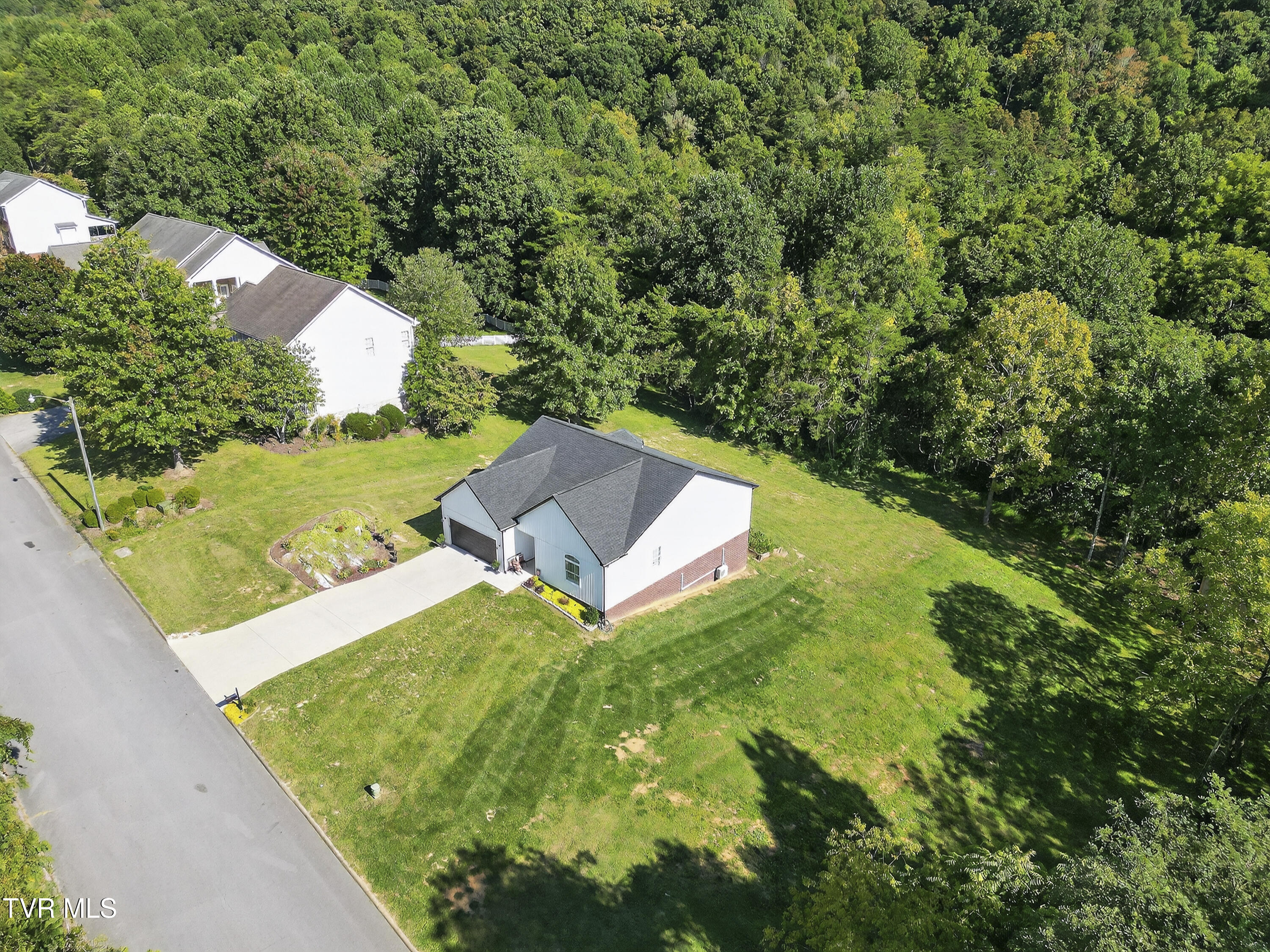 141 Queensgate Bristol, TN 37620 - Photo 53 of 55 141-Queensgate-Bristol-TN Matt-Smith-Rea