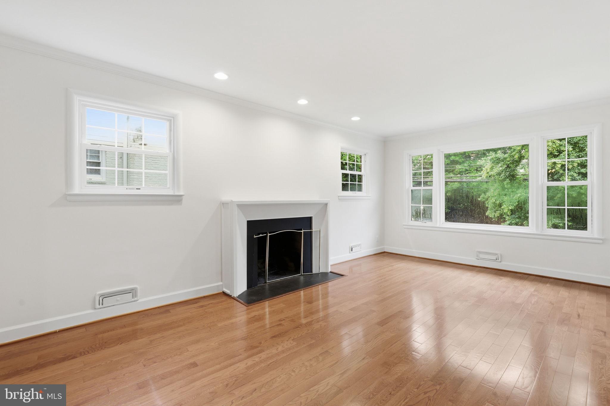 9706 Dameron Drive Silver Spring, MD 20910 - Photo 2 of 40