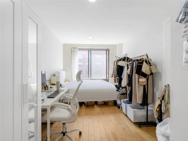 $880,000 | 27-05 41st Avenue, Unit 5D | Long Island City