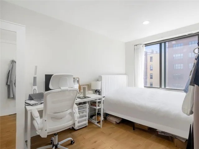 $880,000 | 27-05 41st Avenue, Unit 5D | Long Island City