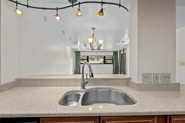 $2,500 | 4141 Bayshore Boulevard, Unit 204, Tampa, FL 33611