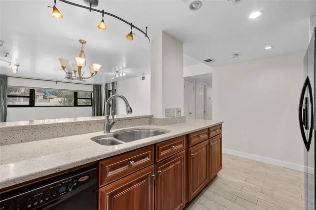 $2,500 | 4141 Bayshore Boulevard, Unit 204, Tampa, FL 33611