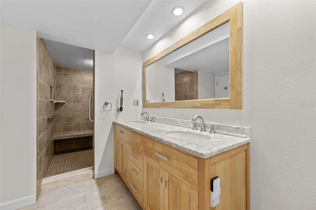 $2,500 | 4141 Bayshore Boulevard, Unit 204, Tampa, FL 33611