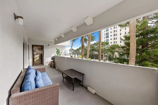 $2,500 | 4141 Bayshore Boulevard, Unit 204, Tampa, FL 33611