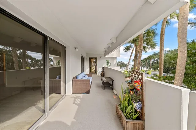 $2,500 | 4141 Bayshore Boulevard, Unit 204, Tampa, FL 33611