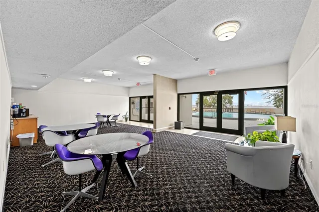 $2,500 | 4141 Bayshore Boulevard, Unit 204, Tampa, FL 33611