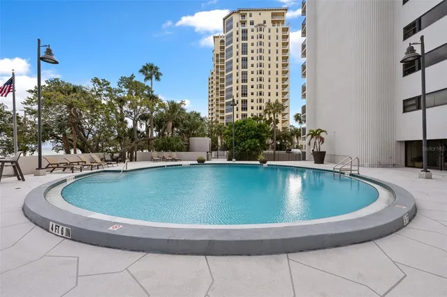 $2,500 | 4141 Bayshore Boulevard, Unit 204, Tampa, FL 33611