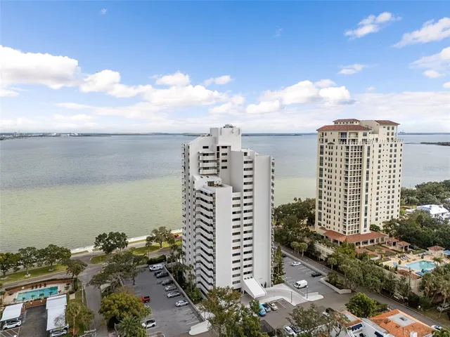 $2,500 | 4141 Bayshore Boulevard, Unit 204, Tampa, FL 33611