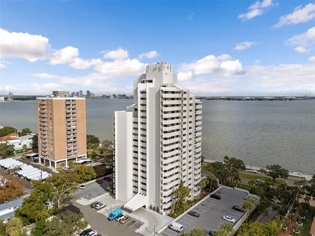 $2,500 | 4141 Bayshore Boulevard, Unit 204, Tampa, FL 33611