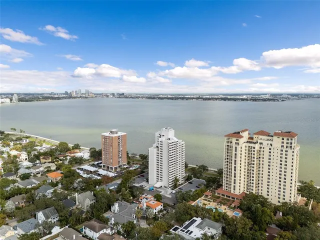 $2,500 | 4141 Bayshore Boulevard, Unit 204, Tampa, FL 33611