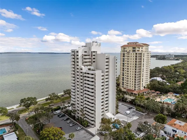 $2,500 | 4141 Bayshore Boulevard, Unit 204, Tampa, FL 33611