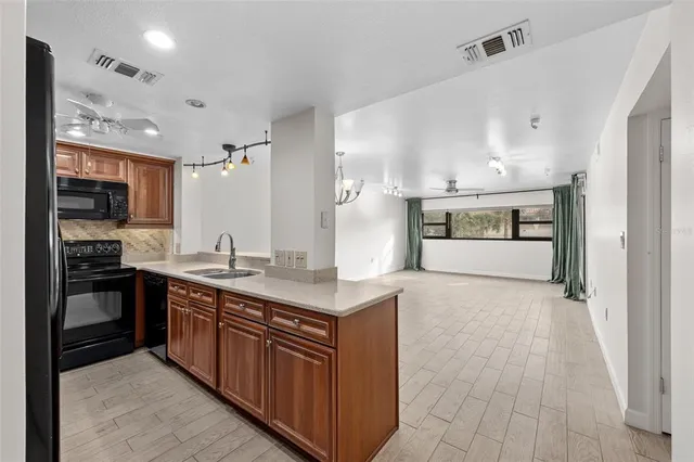 $2,500 | 4141 Bayshore Boulevard, Unit 204, Tampa, FL 33611