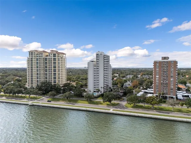 $2,500 | 4141 Bayshore Boulevard, Unit 204, Tampa, FL 33611