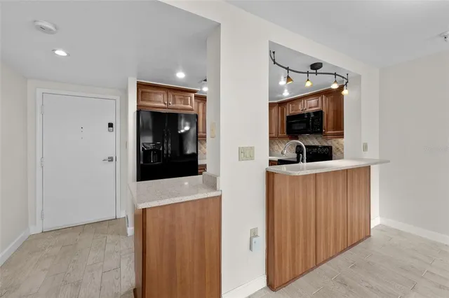 $2,500 | 4141 Bayshore Boulevard, Unit 204, Tampa, FL 33611