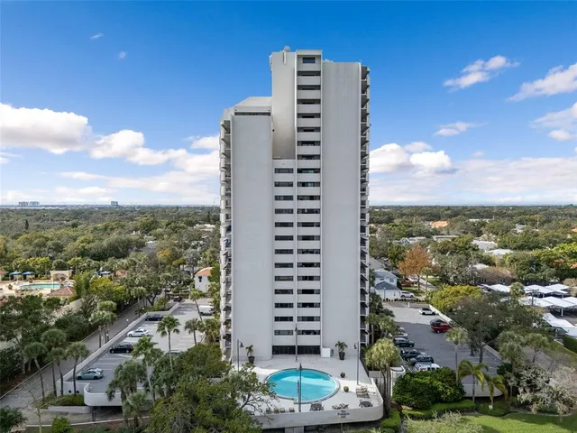 $2,500 | 4141 Bayshore Boulevard, Unit 204, Tampa, FL 33611