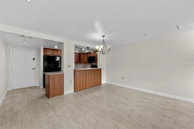 $2,500 | 4141 Bayshore Boulevard, Unit 204, Tampa, FL 33611