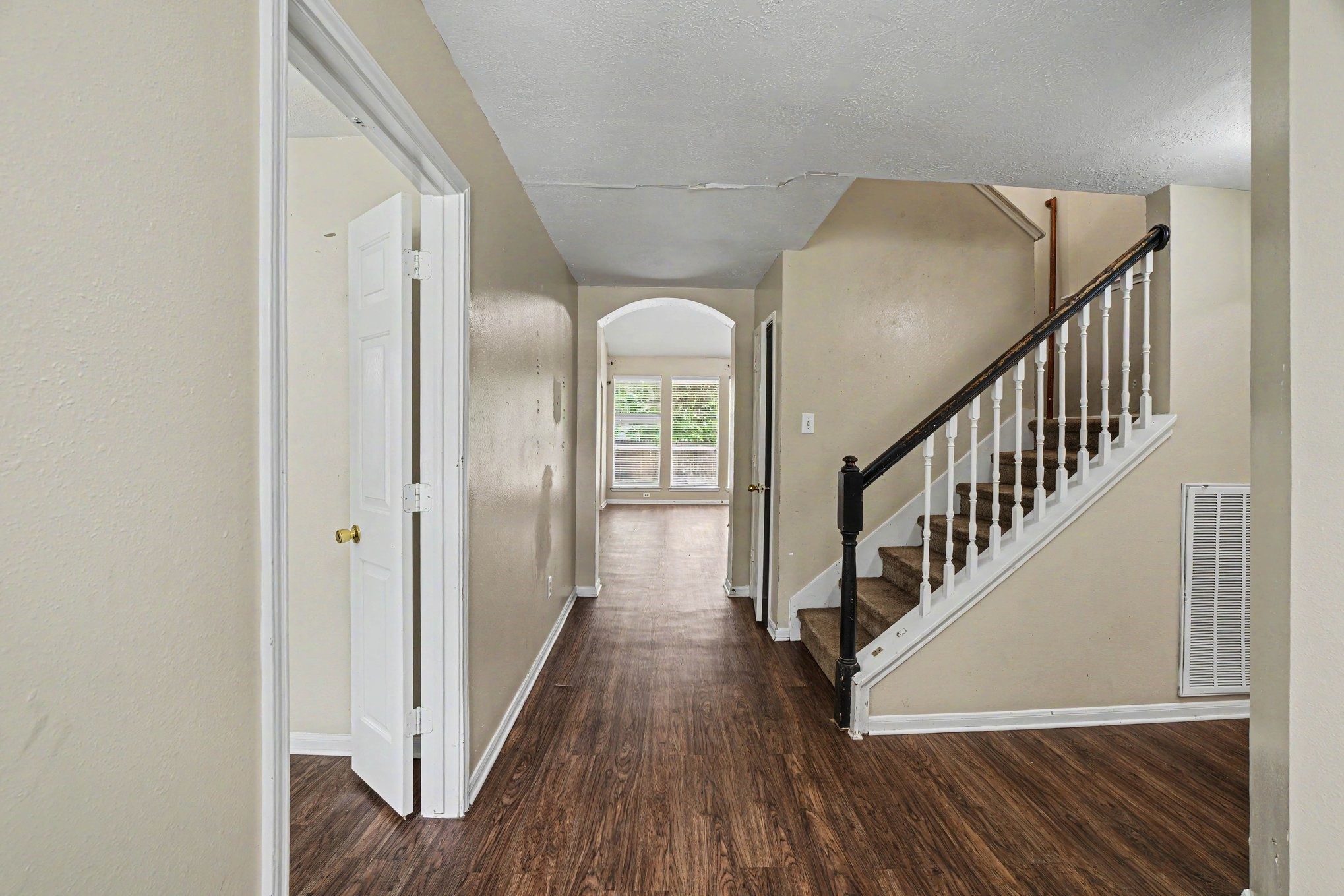 1805 Manor Circle Rosenberg, TX 77471 - Photo 3 of 25