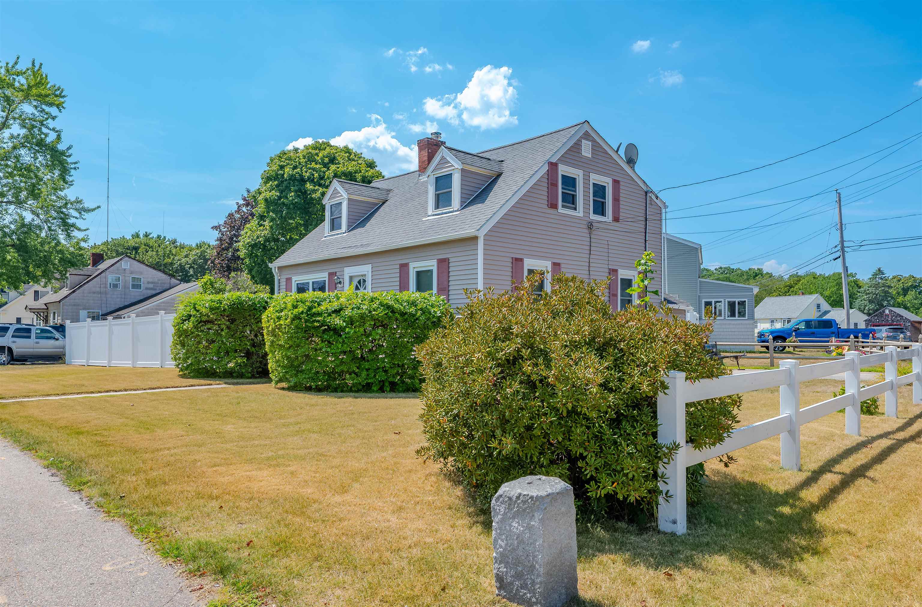 75 Washington Street Rochester, NH 03867 - Photo 2 of 35