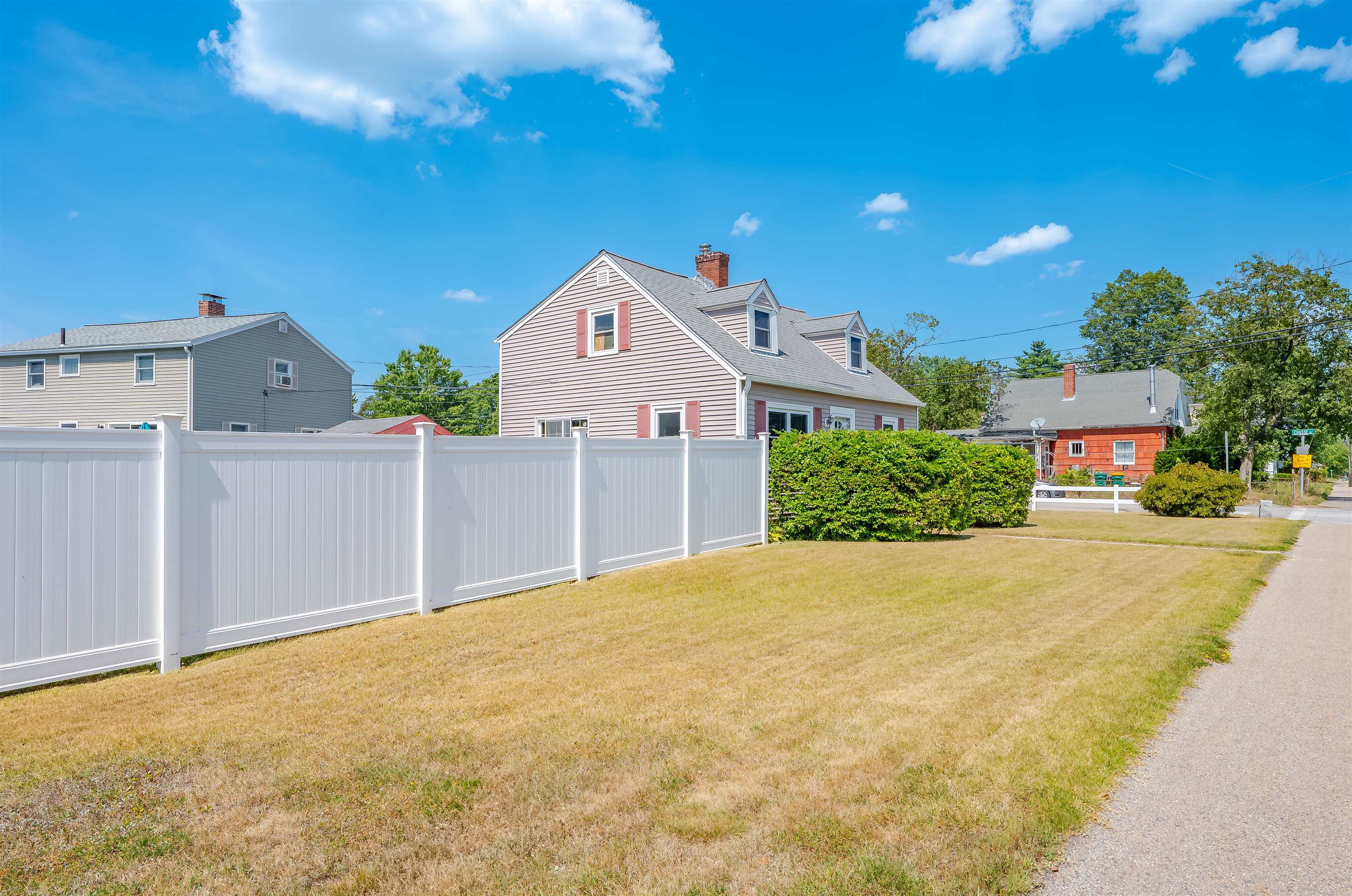 75 Washington Street Rochester, NH 03867 - Photo 7 of 35