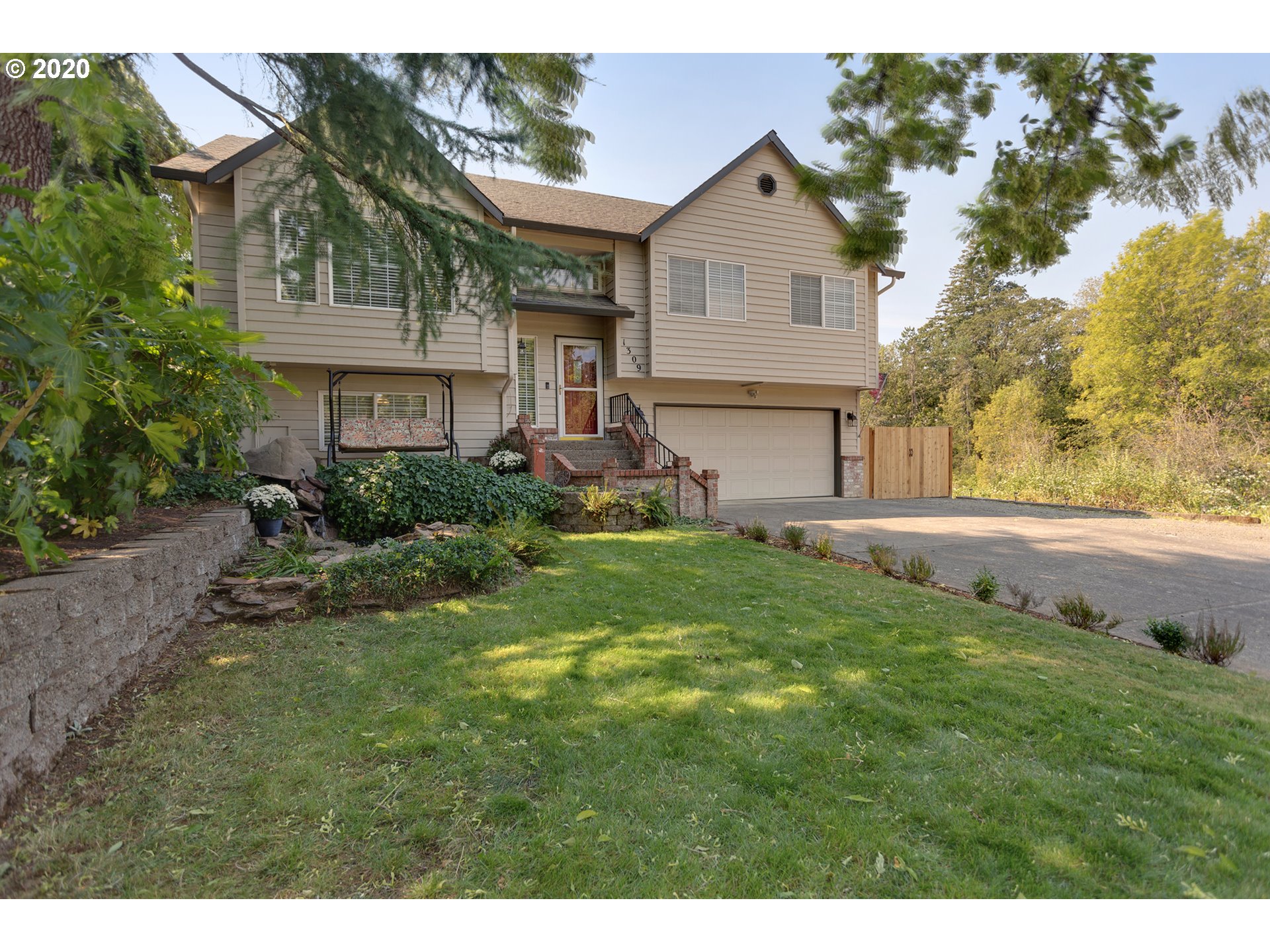 1309 Villa Road Newberg, OR 97132 - Photo 2 of 32 Gallery Image 2