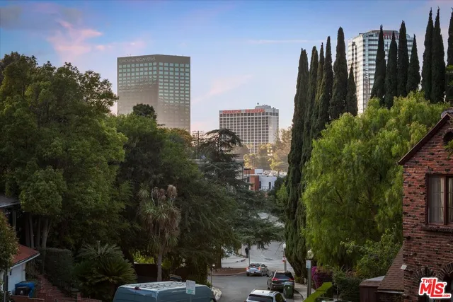 $7,500 | 3479 Oak Glen Drive, Los Angeles, CA 90068