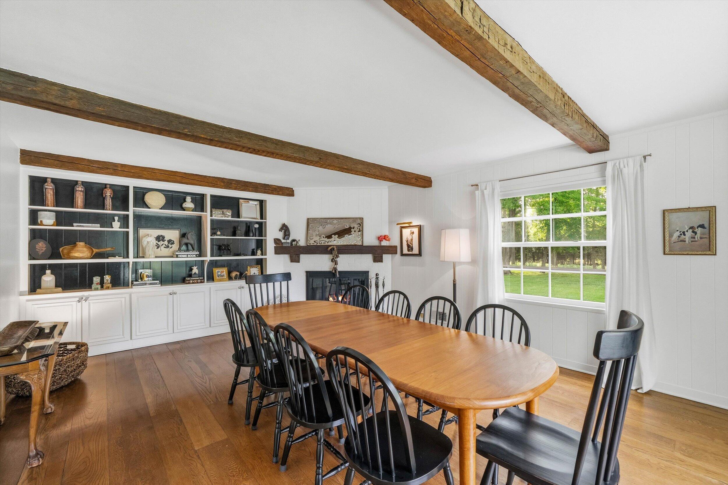 9431 Hawthorne Road Mequon, WI 53097 - Photo 10 of 67 Large formal dining room