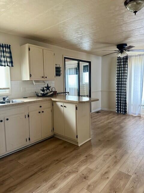 Otter Kitchen bar