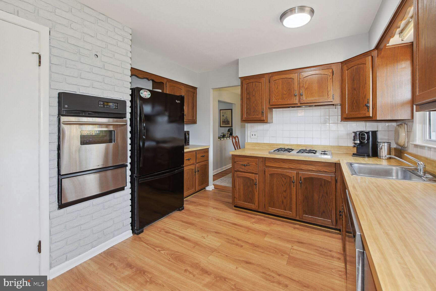 2402 New Albany Road Cinnaminson, NJ 08077 - Photo 8 of 28 Kitchen