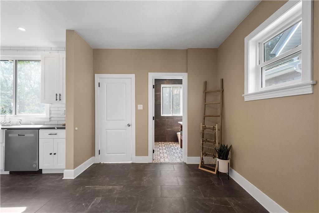 103 Ridgewood Avenue Pittsburgh, PA 15229 - Photo 15 of 38 Gallery Image 15