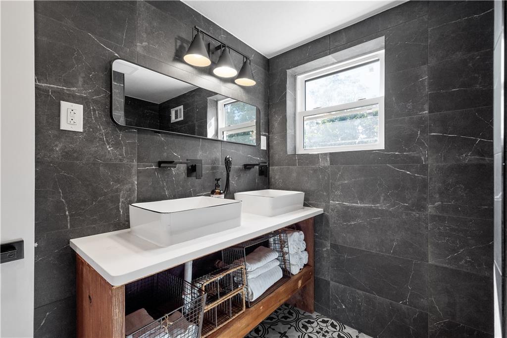 103 Ridgewood Avenue Pittsburgh, PA 15229 - Photo 25 of 38 Gallery Image 25