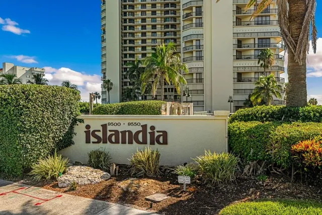 a front view of a building