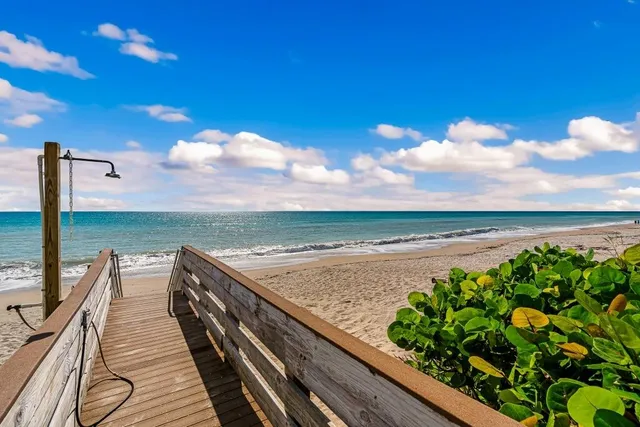 a view of a terrace with sky view