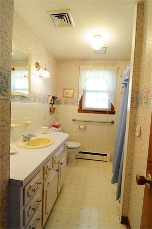 50 Indiana Street Worcester, MA 01604 - Photo 13 of 19 Gallery Image 13