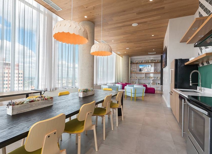 833 North Clark Street, Unit 2002 Chicago, IL 60610 - Photo 12 of 14