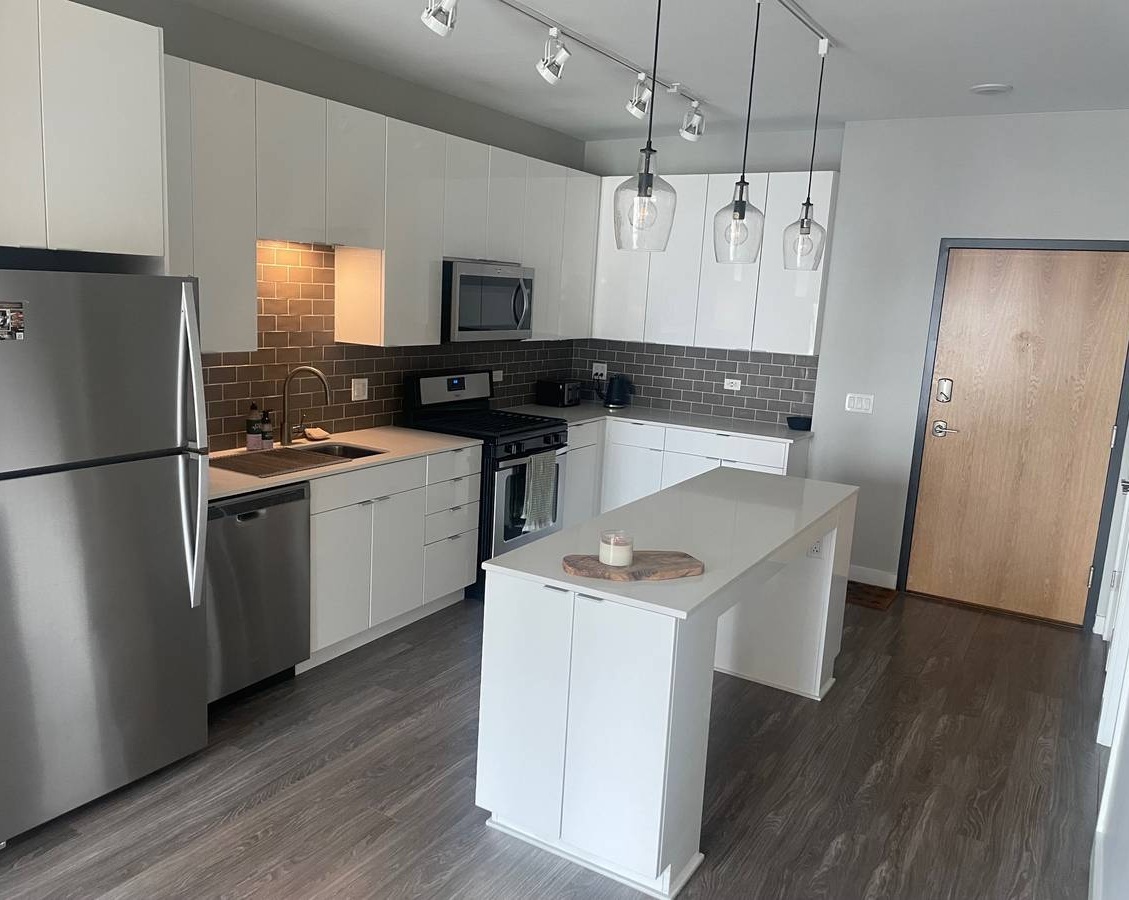 833 North Clark Street, Unit 2002 Chicago, IL 60610 - Photo 2 of 14