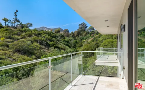 $4,250,000 | 5787 Calpine Drive, Malibu, CA 90265