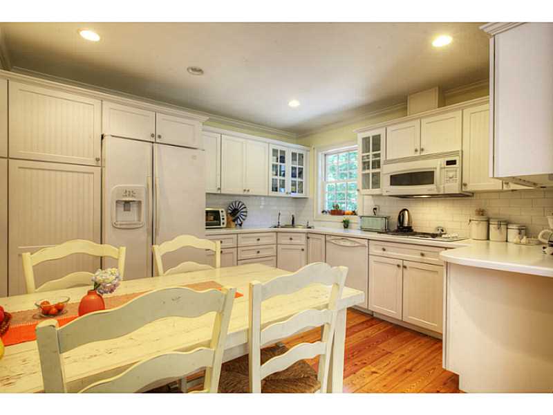 800 East Shore Road Jamestown, RI 02835 - Photo 12 of 21 Kitchen.