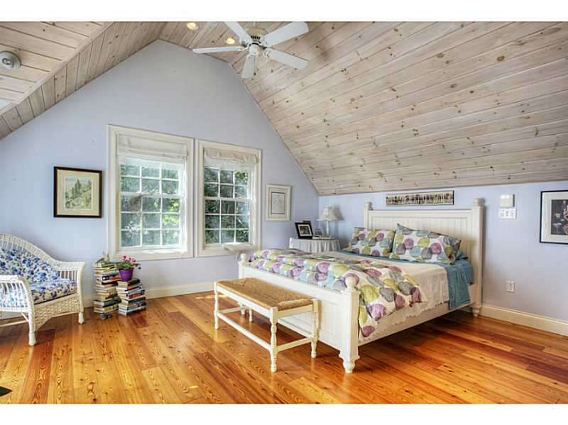 800 East Shore Road Jamestown, RI 02835 - Photo 14 of 21 Master Bedroom.
