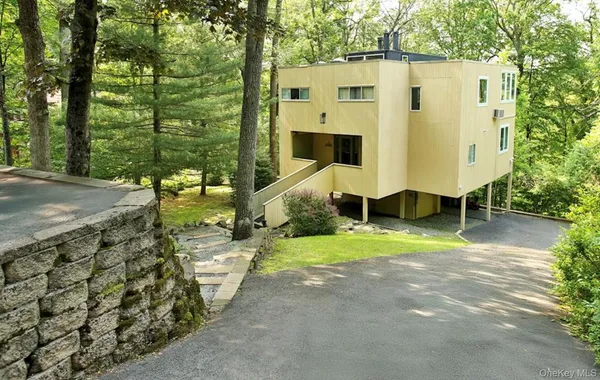 $619,000 | 162 Fawn Hill Road, Tuxedo Park, NY 10987