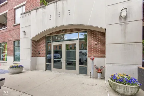 $965,000 | 333 Massachusetts Avenue, Unit 303, Indianapolis, IN 46204