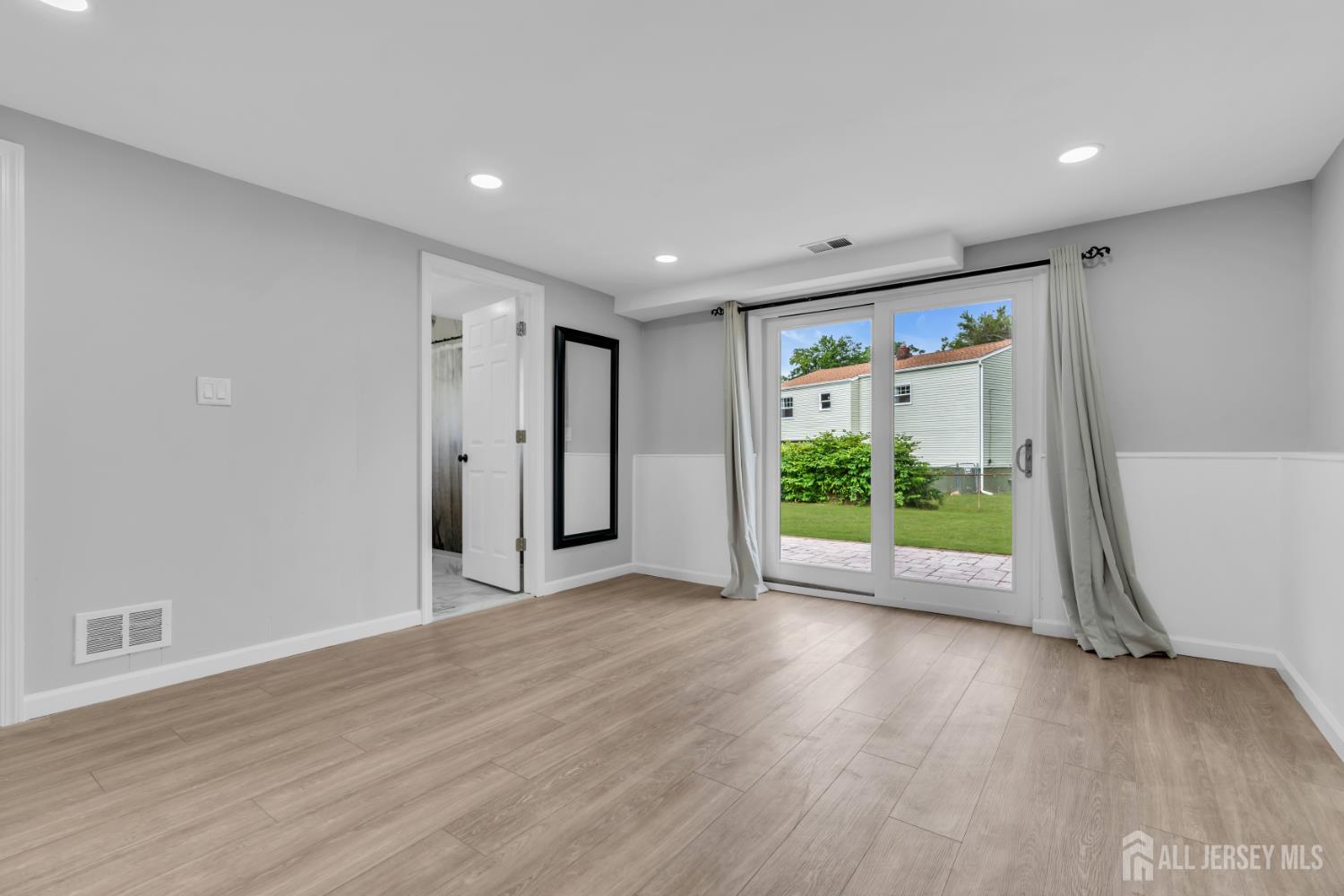 125 Jeff Street Edison, NJ 08837 - Photo 30 of 45