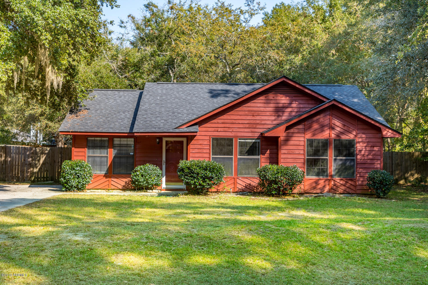 84 State Rd S-7-596 Beaufort, SC 29906 - Photo 2 of 22 823A3872