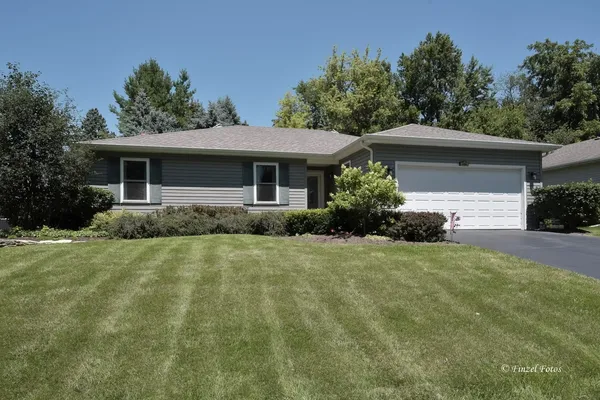 $394,500 | 328 Panama Avenue, Hampshire, IL 60140