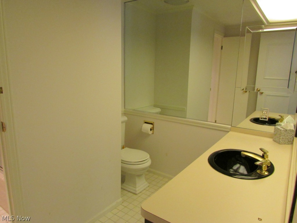 944 Som Center Road, Unit A3 Cleveland, OH 44143 - Photo 16 of 25 Gallery Image 16
