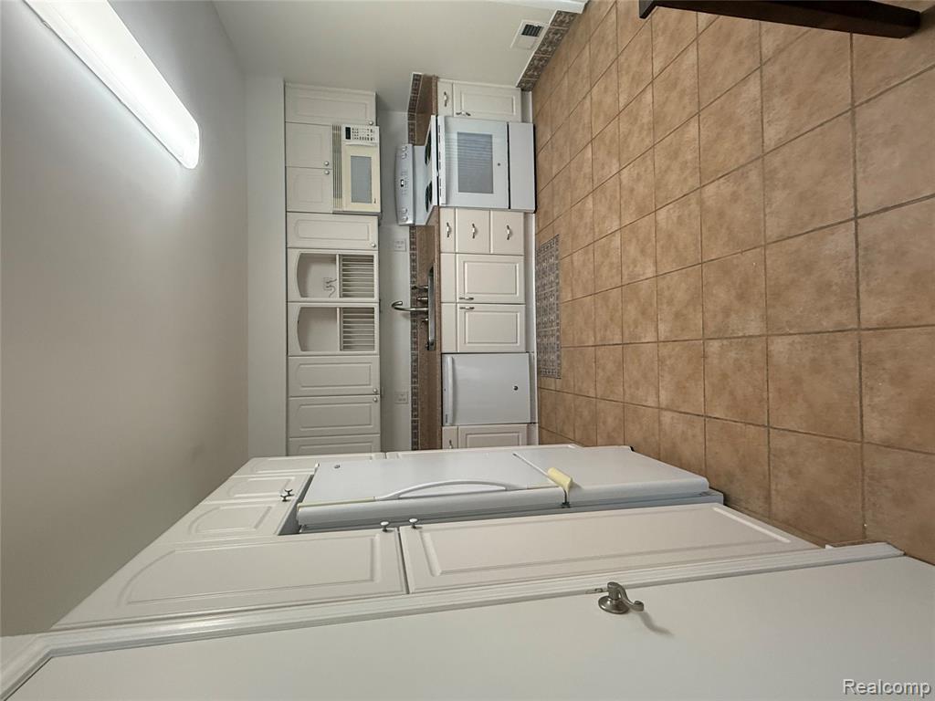 150 East Long Lake Road Bloomfield Hills, MI 48304 - Photo 11 of 22
