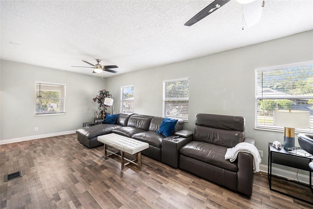 119 West Keyes Avenue Tampa, FL 33602 - Photo 9 of 31