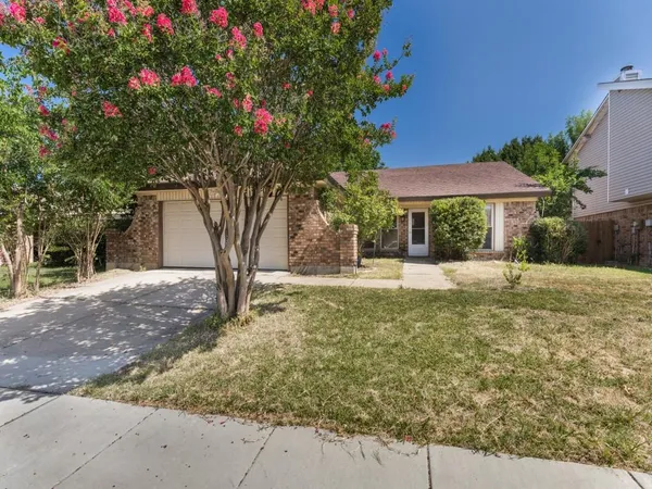 $289,900 | 6637 Redbud Drive, Watauga, TX 76148