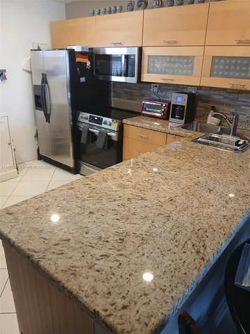 $179,000 | 330 Southeast 2nd Street, Unit 503E, Hallandale Beach, FL 33009