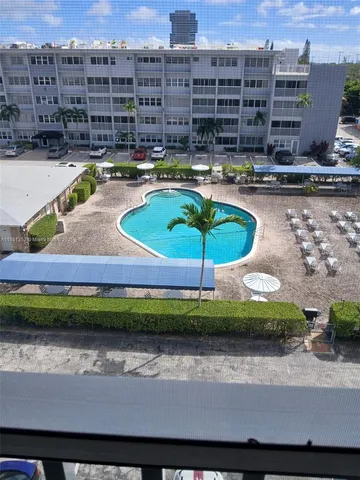 $179,000 | 330 Southeast 2nd Street, Unit 503E, Hallandale Beach, FL 33009